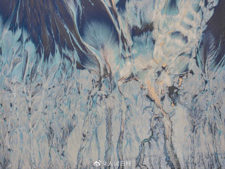 绝美！钱塘江退潮后现羽毛状纹理