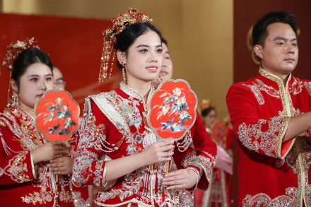 家国同庆见证幸福全国万人集体婚礼