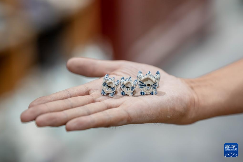 从飞檐到摆件：云南“瓦猫”的艺术蜕变