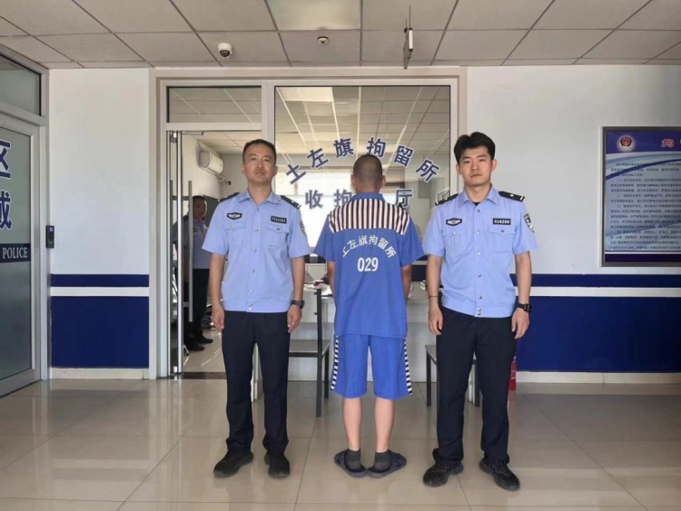 穿上警服你就是警察啦？“假警察”现形记