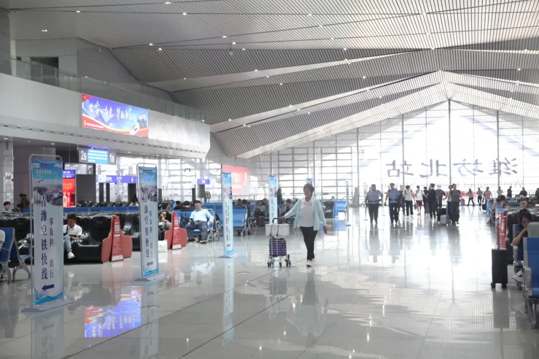 在潍坊,行李如何从高铁站直达客机腹舱→ 在潍坊,行李如何从高铁站直达客机腹舱→