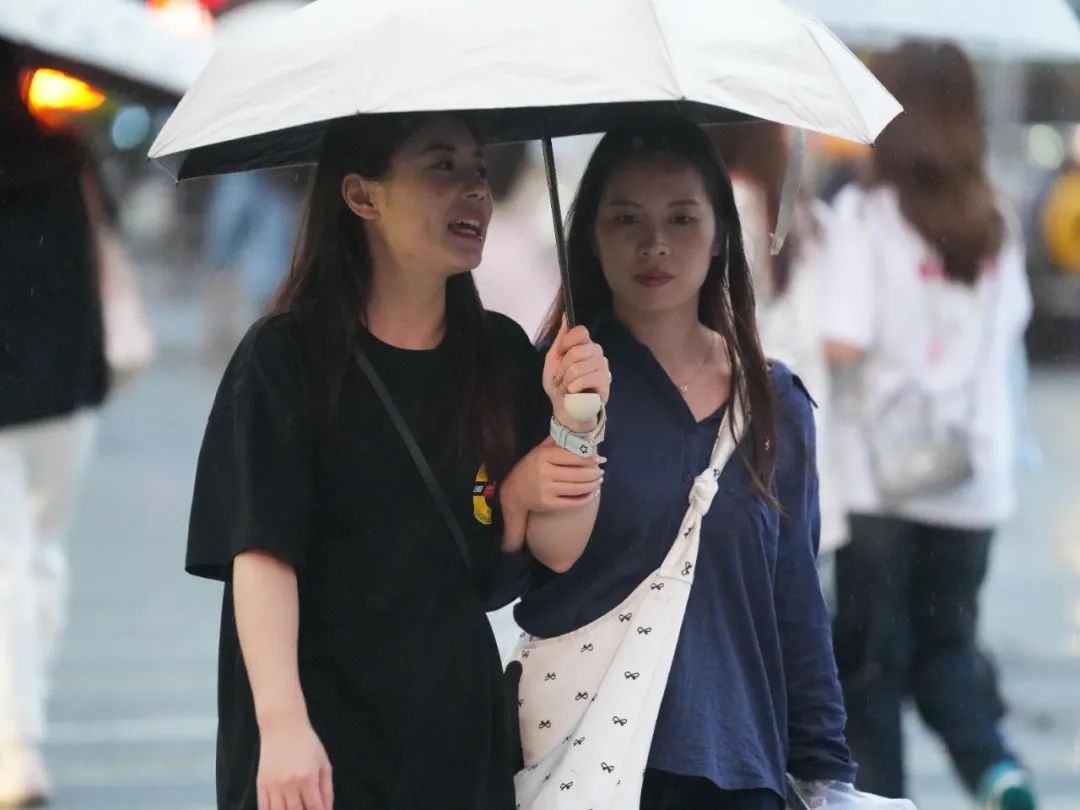 20.8℃,广州气温创下半年新低!短袖先别收,接下来天气…… 20.8℃,广州气温创下半年新低!短袖先别收,接下来天气……