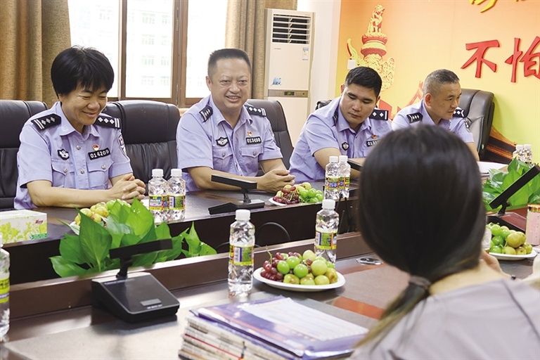 3年前被救下的轻生女孩,如今圆了大学梦…… 3年前被救下的轻生女孩,如今圆了大学梦……