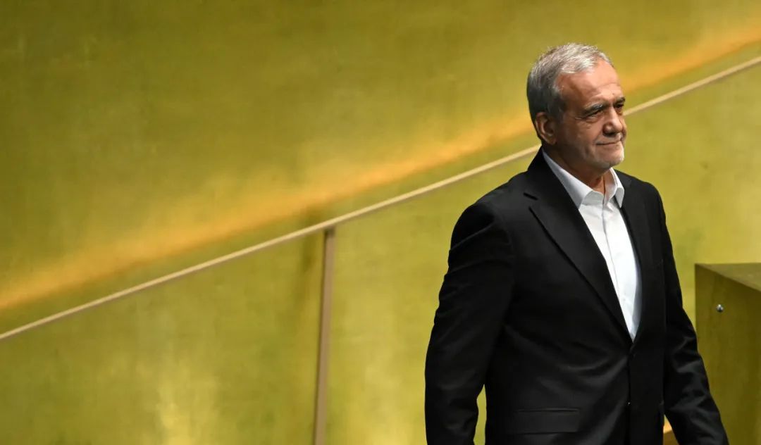 伊朗新总统亮相联合国呼吁和平 指以色列“设套” 伊朗新总统亮相联合国呼吁和平 指以色列“设套”