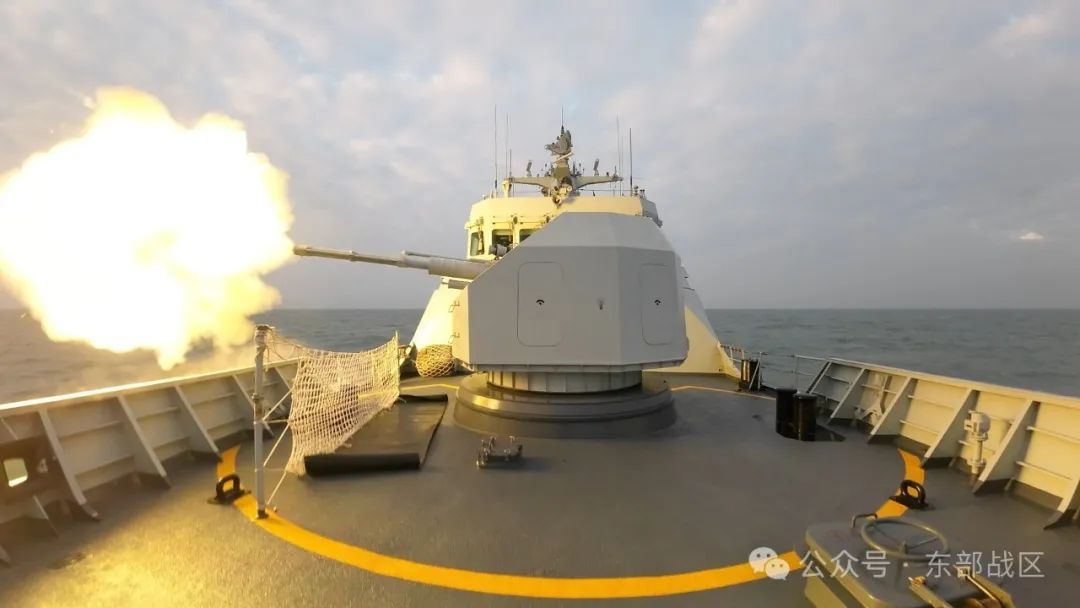 夜以继日!舰艇编队出击 夜以继日!舰艇编队出击