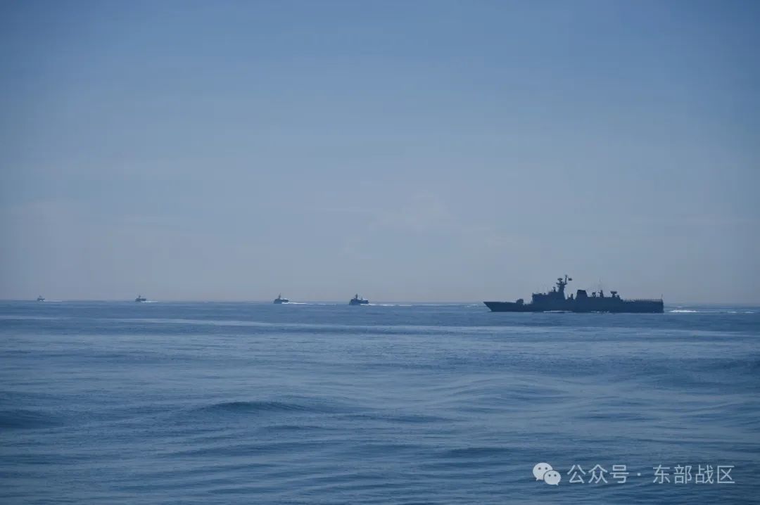 夜以继日!舰艇编队出击 夜以继日!舰艇编队出击