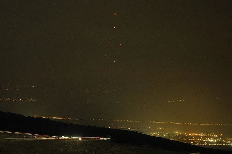 伤亡超2000人!美国正向中东增兵→ 伤亡超2000人!美国正向中东增兵→