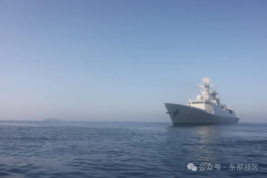 夜以继日!舰艇编队出击 夜以继日!舰艇编队出击