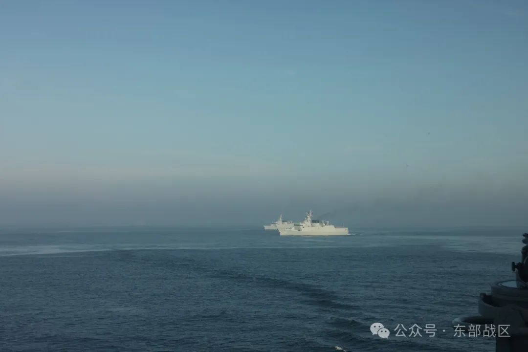 夜以继日!舰艇编队出击 夜以继日!舰艇编队出击