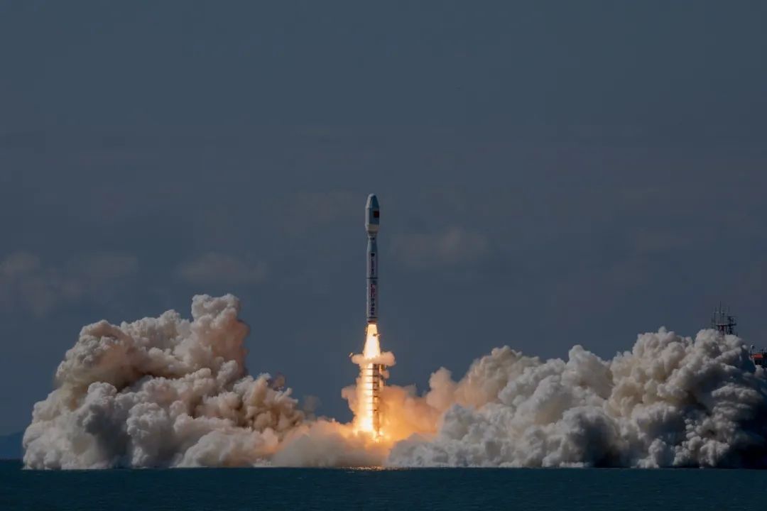 壮观！海上发射，一箭八星