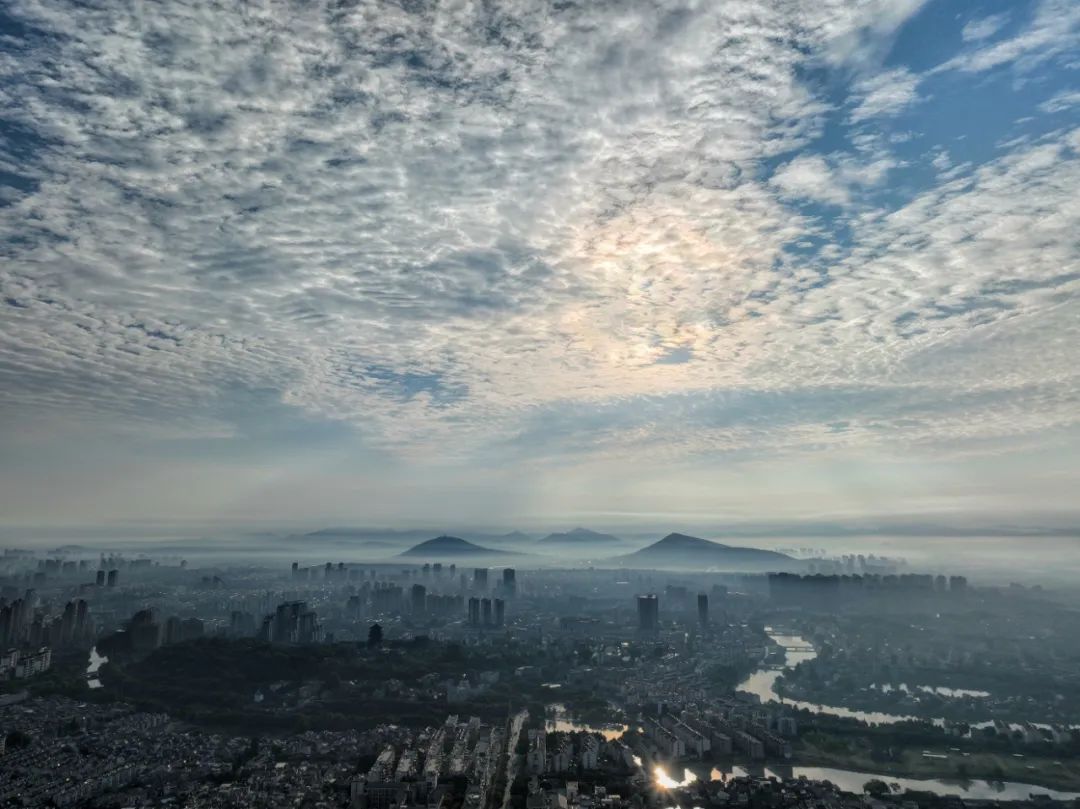 快看，合肥上空奇观！网友：我也拍到了！