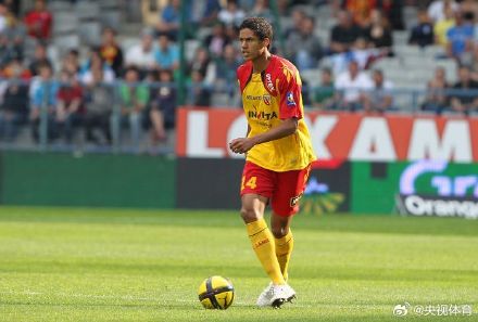 官方:瓦拉内宣布退役 官方:瓦拉内宣布退役