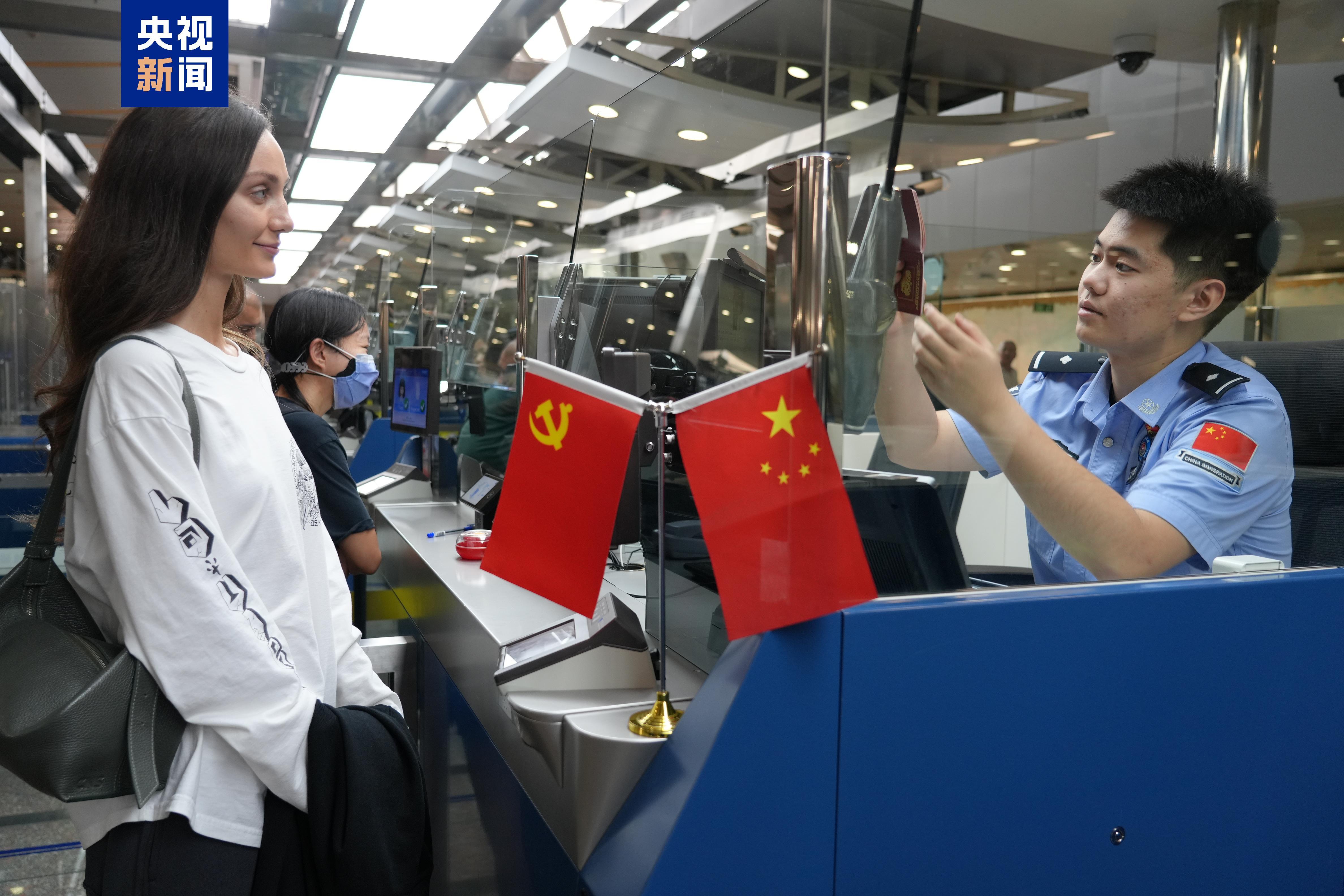 超去年总量!今年首都国际机场口岸出入境人员量破千万人次 超去年总量!今年首都国际机场口岸出入境人员量破千万人次