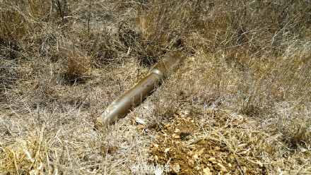 我赴黎维和部队排除未爆火箭弹现场图