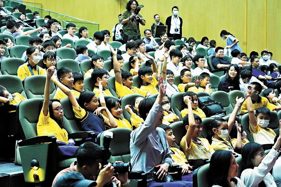 “为了迎接‘蛟龙号’,我兴奋得几乎一夜没睡” “为了迎接‘蛟龙号’,我兴奋得几乎一夜没睡”