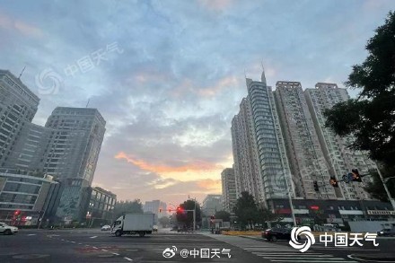 北京4区发布大雾预警信号 白天阵风较明显 北京4区发布大雾预警信号 白天阵风较明显