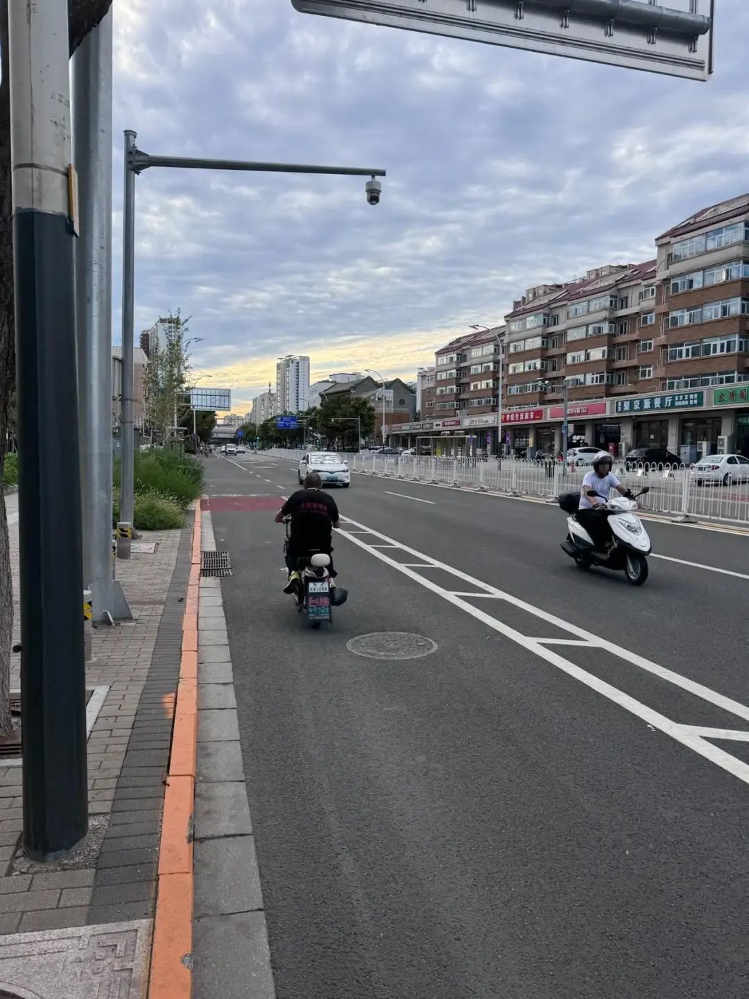 大门成摆设，出行问题多！北京这个小区东门为何不能开？