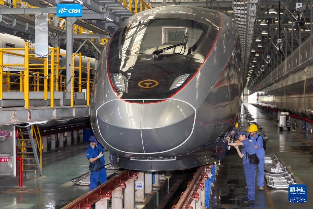 上海:加强列车检修 保障国庆运输 上海:加强列车检修 保障国庆运输