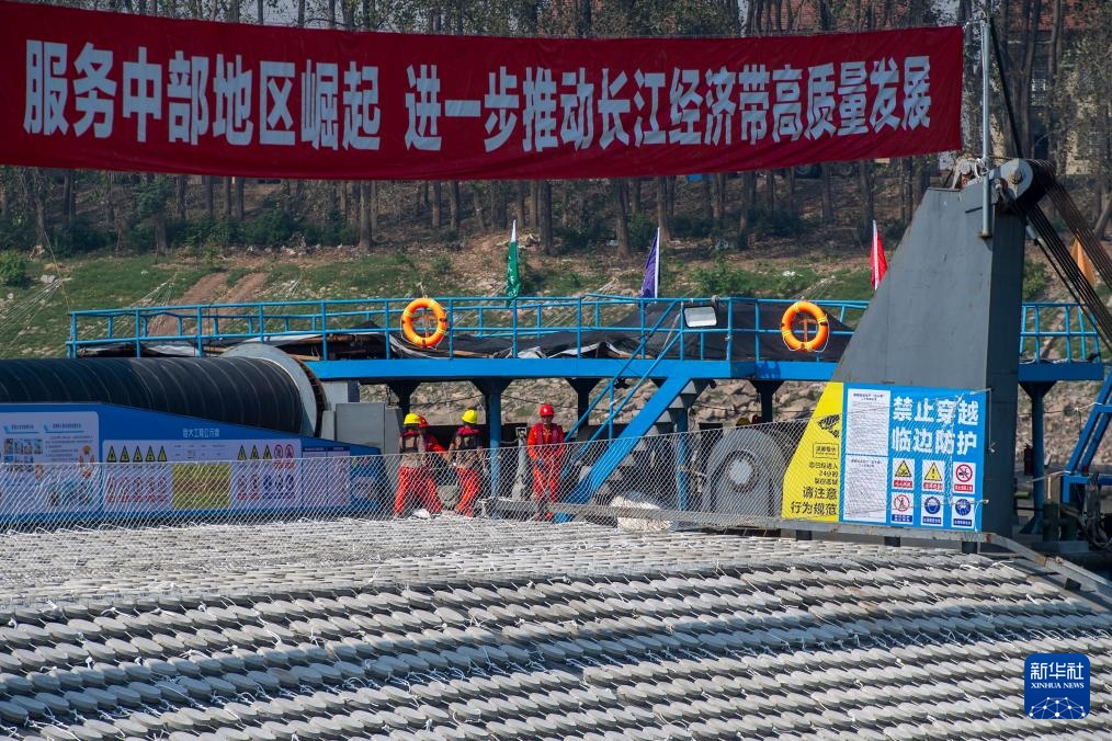 长江中游荆江河段航道整治二期工程全面开工 长江中游荆江河段航道整治二期工程全面开工