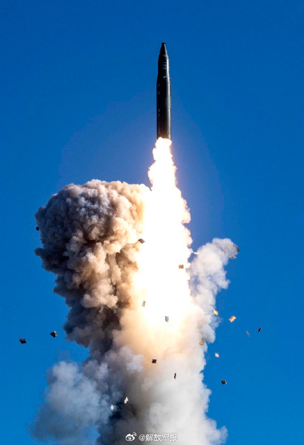 高清大图!火箭军向太平洋公海成功发射洲际弹道导弹 高清大图!火箭军向太平洋公海成功发射洲际弹道导弹