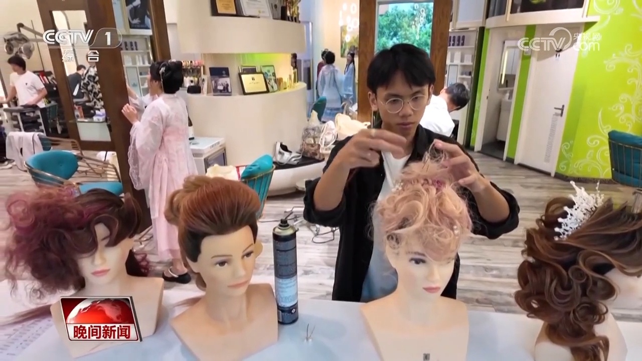 【青春匠心】郭彦熙:美发舞台逐梦 立志闯出新天地 【青春匠心】郭彦熙:美发舞台逐梦 立志闯出新天地