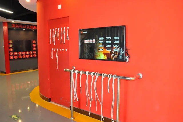 居民楼火灾如何逃生自救?躲避浓烟是关键! 居民楼火灾如何逃生自救?躲避浓烟是关键!