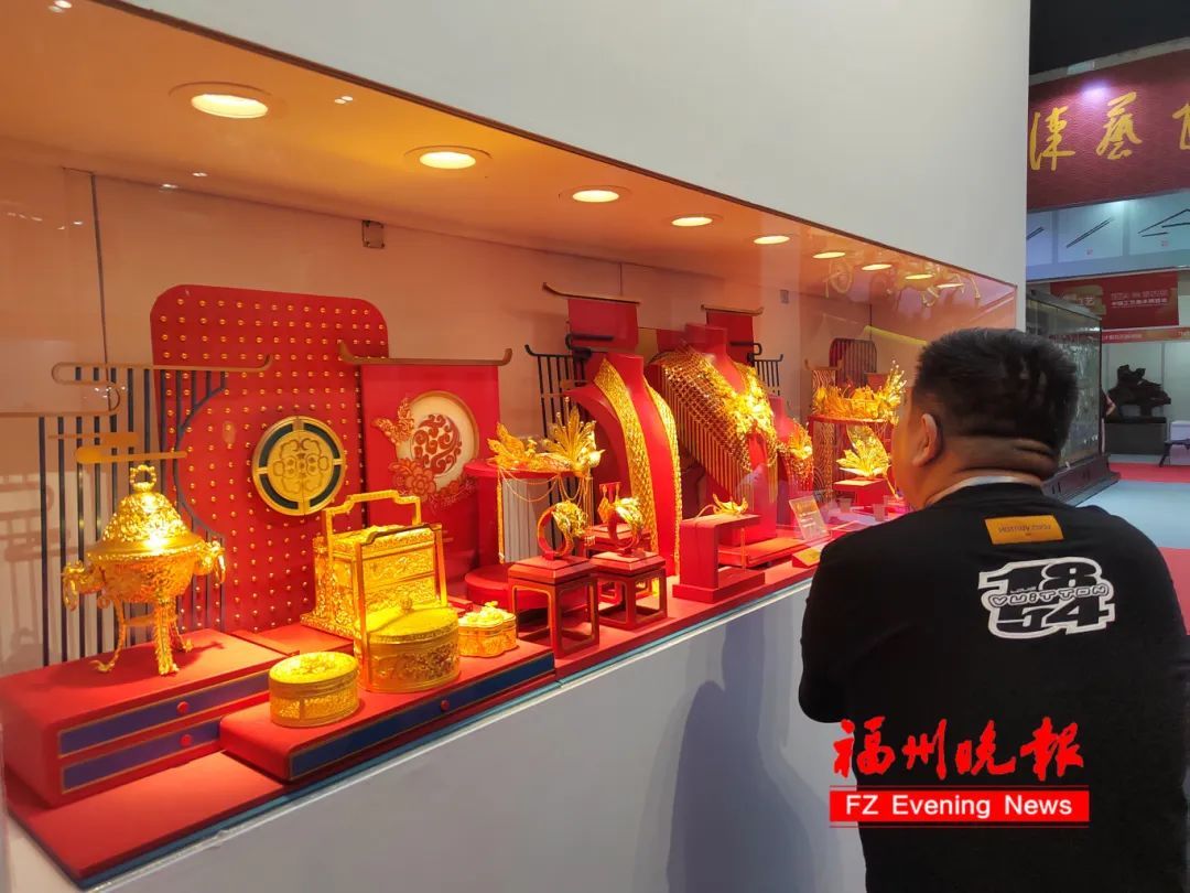 金价大涨！创历史新高！店员：麻木了……