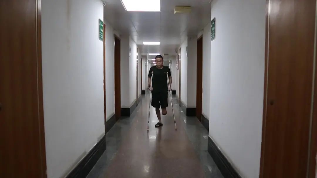 因伤截肢的一等功臣,重回一线! 因伤截肢的一等功臣,重回一线!