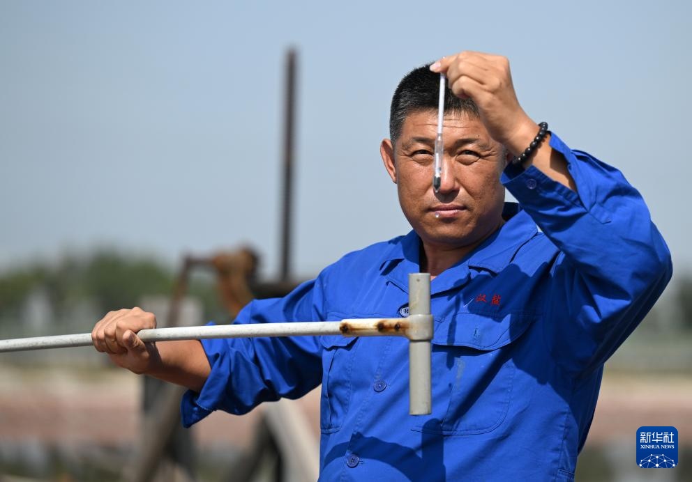国道之行 海阔天空丨从一滴海水到“百味之王”——海盐收获记