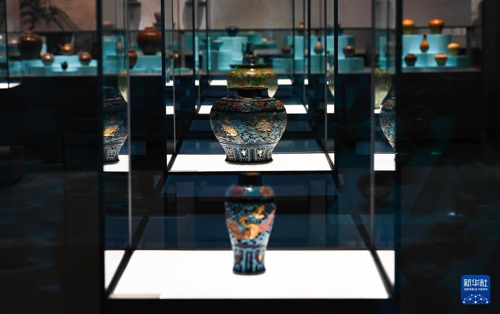 新华全媒+｜探秘“深蓝宝藏”——南海西北陆坡一二号沉船考古成果特展