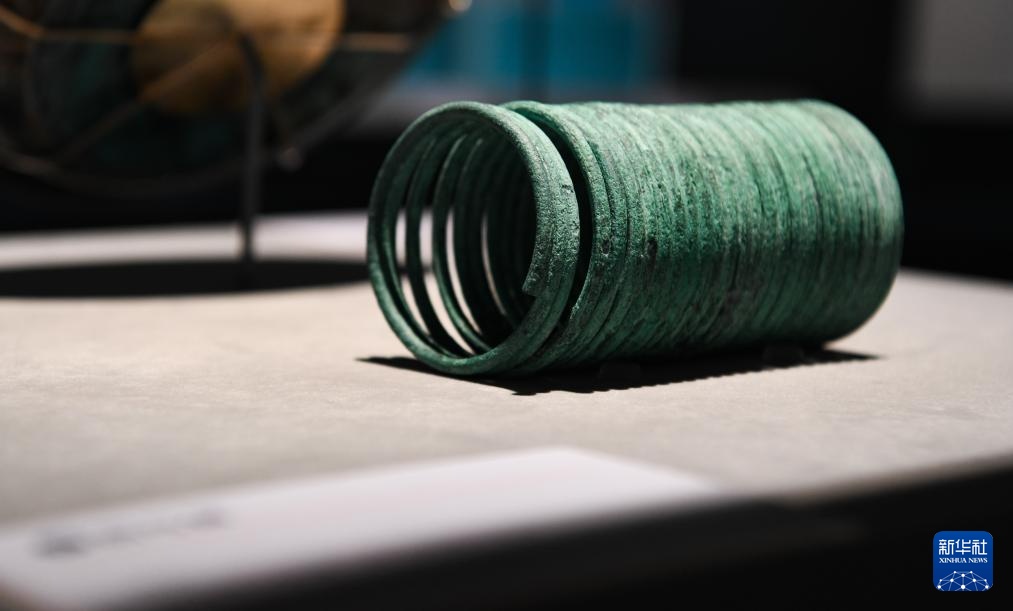 新华全媒+｜探秘“深蓝宝藏”——南海西北陆坡一二号沉船考古成果特展