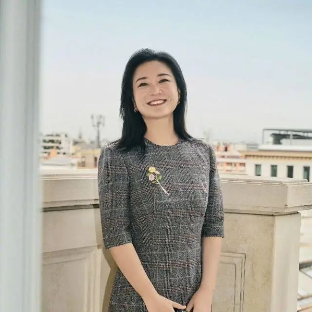 贾玲不再担任大碗娱乐职务,张小斐不再续约,相关回应→ 贾玲不再担任大碗娱乐职务,张小斐不再续约,相关回应→