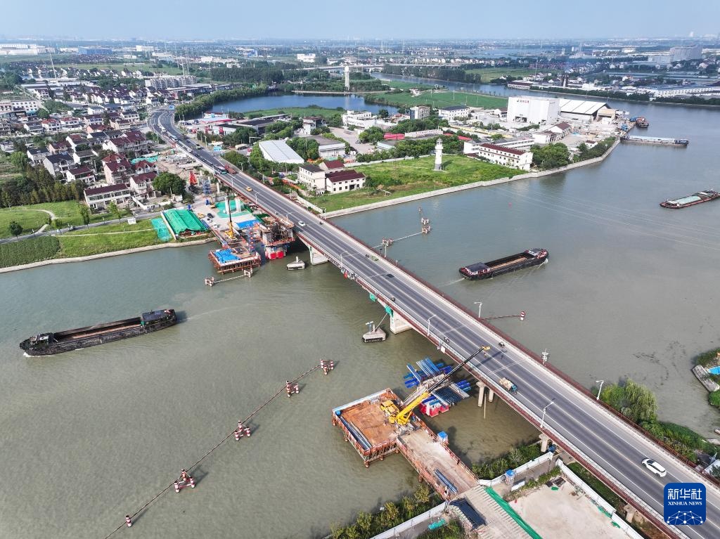 江苏苏州：长湖申线（江苏段）航道整治工程东段项目施工忙