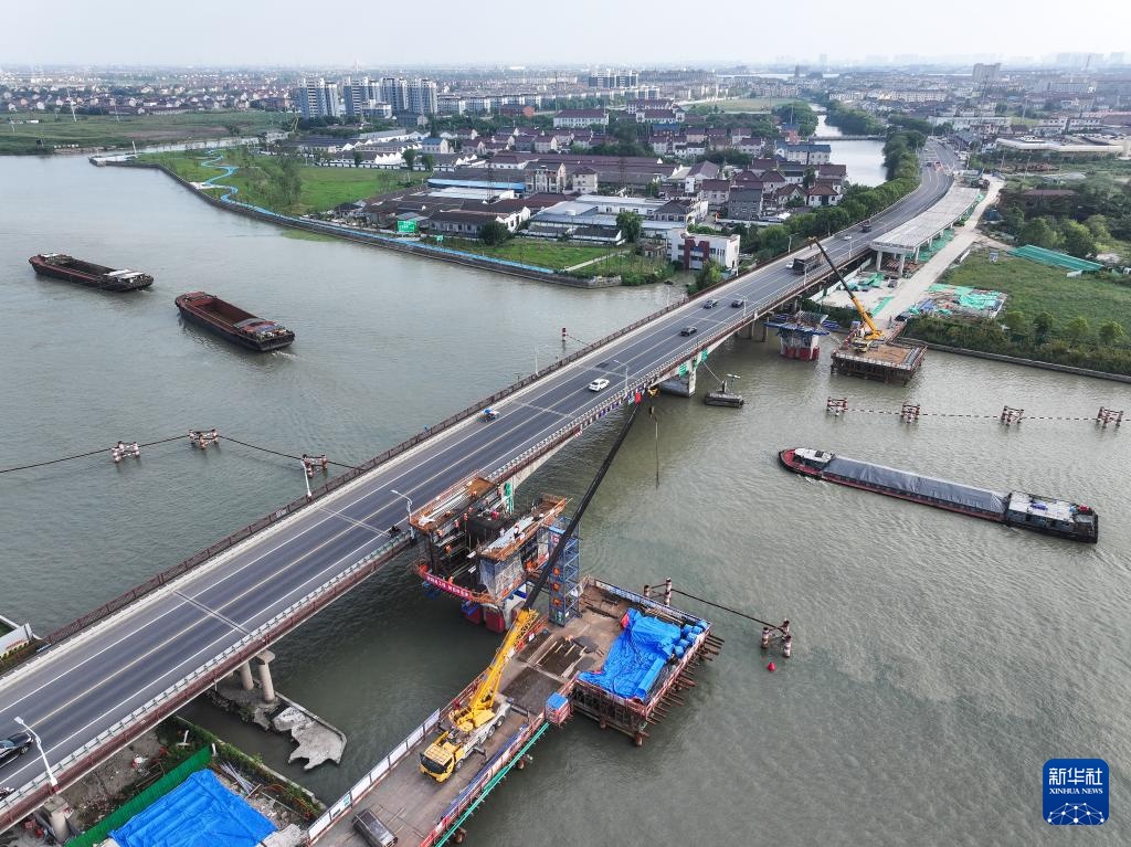 江苏苏州：长湖申线（江苏段）航道整治工程东段项目施工忙