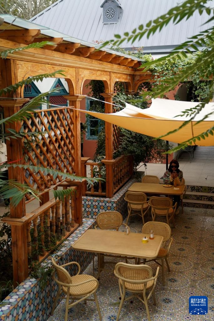 铸牢共同体 中华一家亲丨新疆伊宁六星街:特色街区引客来 铸牢共同体 中华一家亲丨新疆伊宁六星街:特色街区引客来