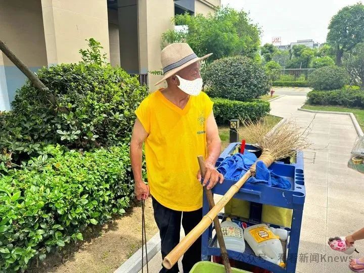 在禁止标语和监控下公然作案 地下车库成狗厕所了?上海一小区居民直呼太恶心! 在禁止标语和监控下公然作案 地下车库成狗厕所了?上海一小区居民直呼太恶心!