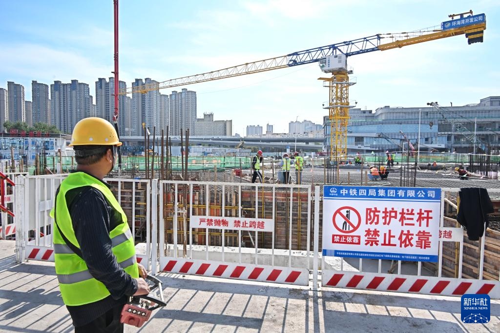 青岛国际邮轮港区：抢抓施工“黄金期” 建设按下“快进键”