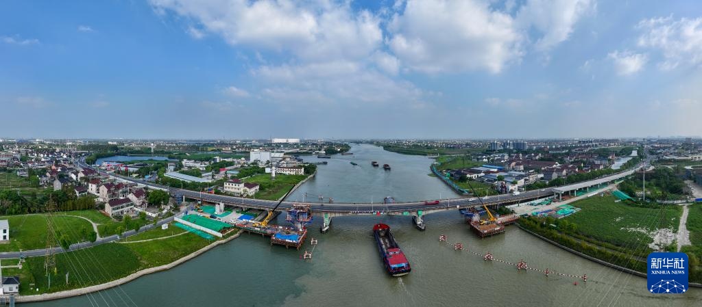 江苏苏州：长湖申线（江苏段）航道整治工程东段项目施工忙