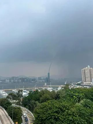 维多利亚港现巨大水龙卷，系65年来首次