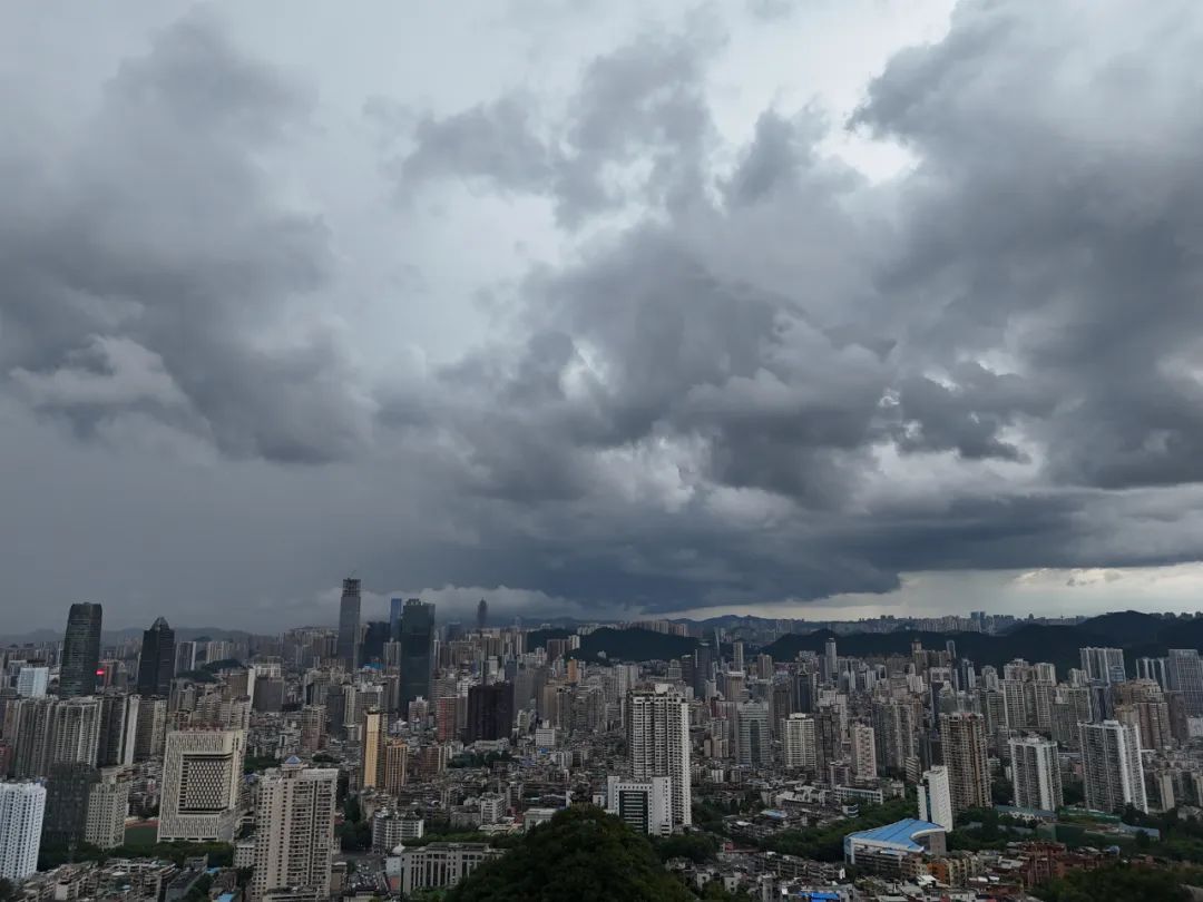 强冷空气好久到?贵阳市气象台:明早穿衣两件打底 强冷空气好久到?贵阳市气象台:明早穿衣两件打底