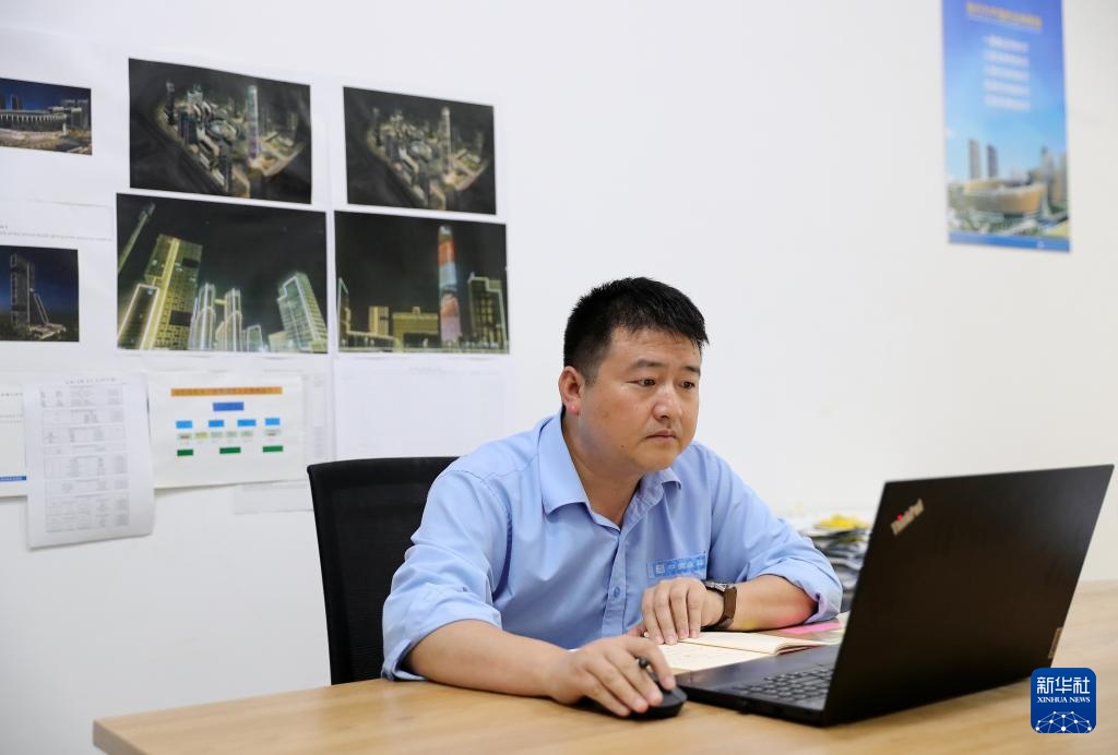 埃及新行政首都計畫上的中國機電“護航人” 埃及新行政首都計畫上的中國機電“護航人”