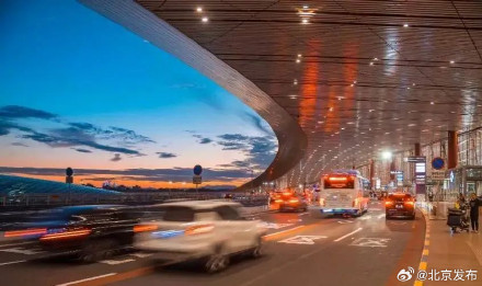 首都机场今日迎节前客流高峰，年旅客吞吐量将破5000万人次