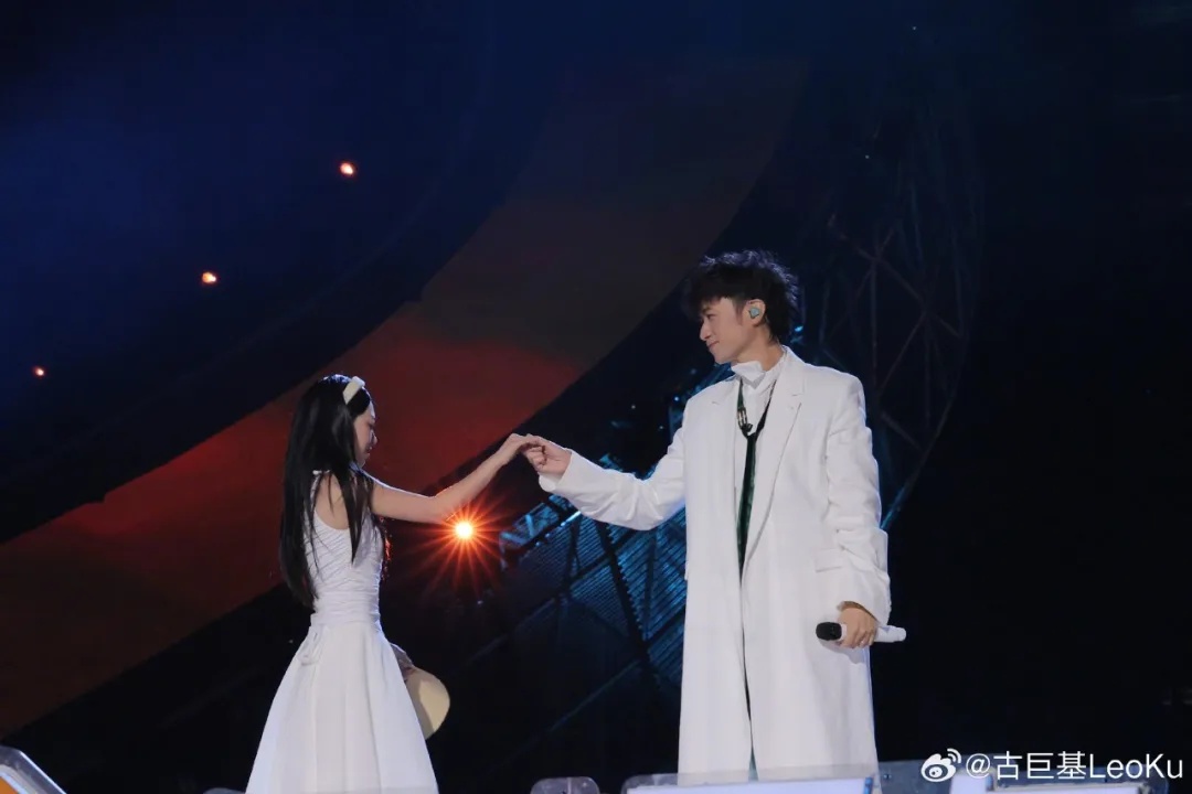 知名歌手突发疾病!本人发文道歉:听力下降一半,只能退出节目 知名歌手突发疾病!本人发文道歉:听力下降一半,只能退出节目