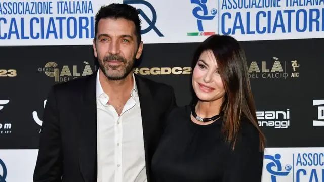 结束十年爱情长跑!46岁的他终成婚,网友祝贺 结束十年爱情长跑!46岁的他终成婚,网友祝贺