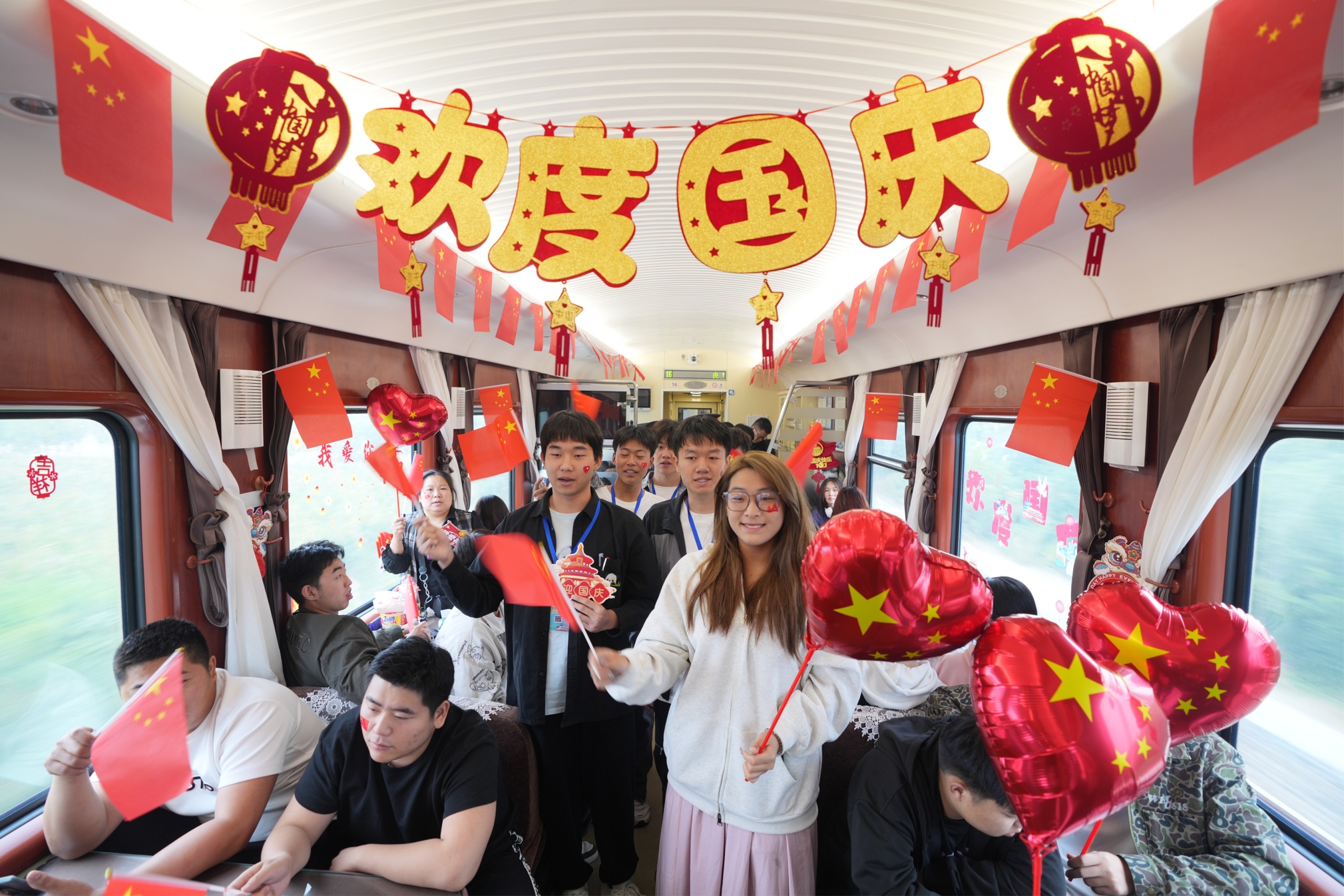 哈铁国庆黄金周预计发送380万人次 京沪穗方向满轴满编组运行