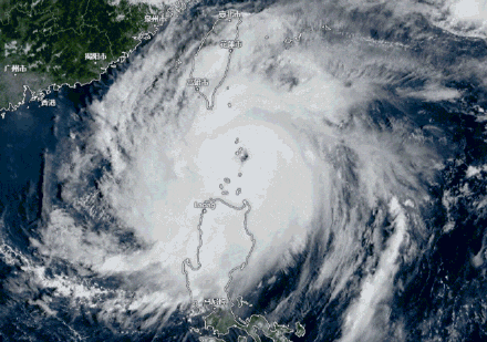 18号台风山陀儿升级成超强台风级路径调整！冷空气明天抵沪