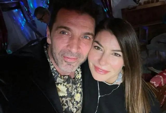 结束十年爱情长跑!46岁的他终成婚,网友祝贺 结束十年爱情长跑!46岁的他终成婚,网友祝贺