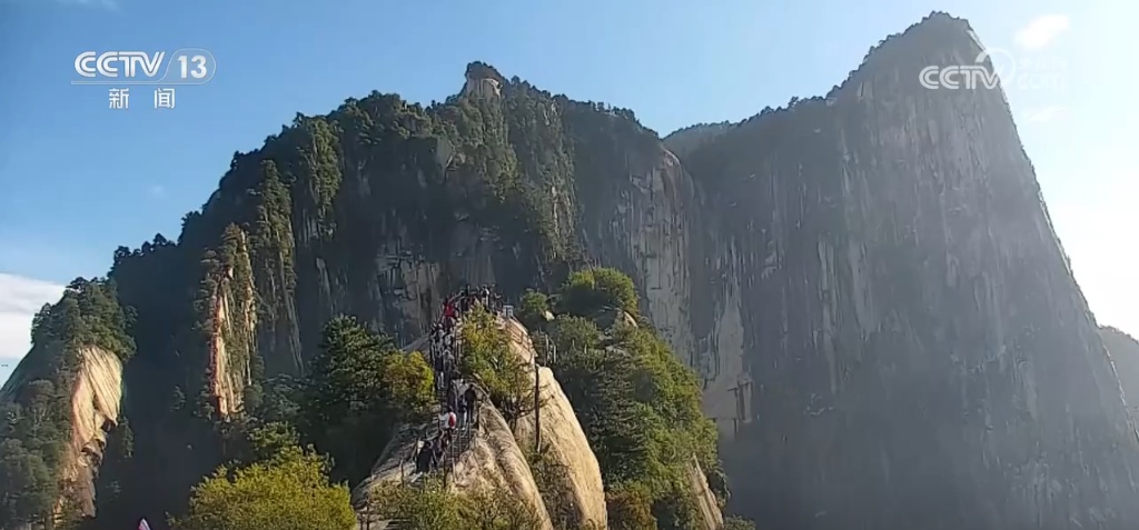假期旅游市场热度攀升 各地特色“文旅大餐”激发消费热情 假期旅游市场热度攀升 各地特色“文旅大餐”激发消费热情