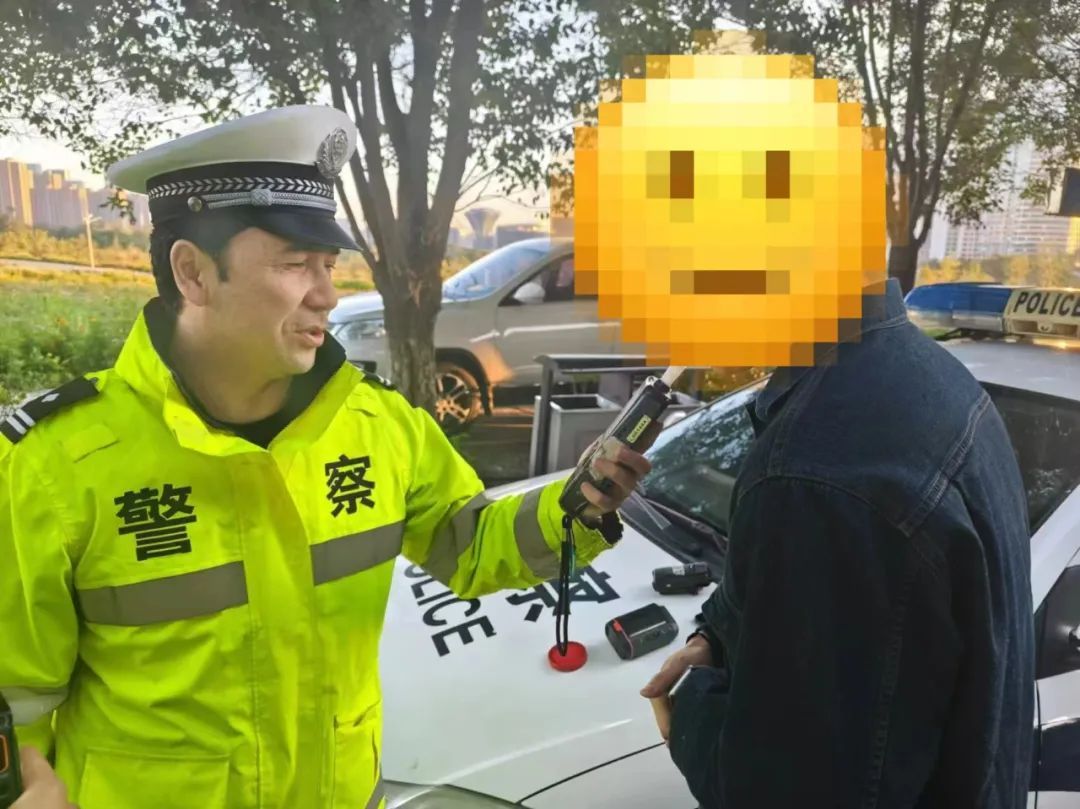 男子醉驾换座躲检查，难逃交警“火眼金睛” 
