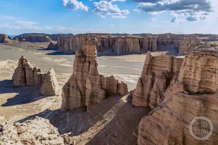 河南小伙自驾无人区陷车,徒步20多公里求援 河南小伙自驾无人区陷车,徒步20多公里求援